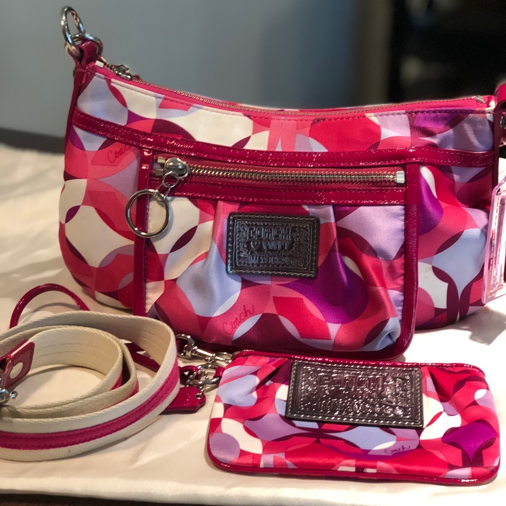 Coach Poppy Handbag w/ matching wristlet